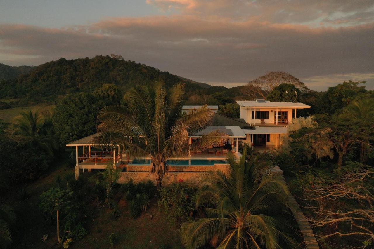 Salvatierra Beachfront Hotel Puerto Coyote Esterno foto